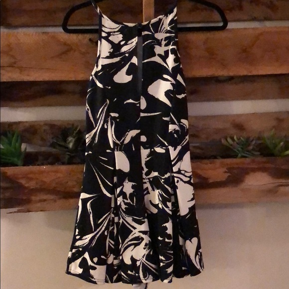 Black and white romper - Picture 2 of 2